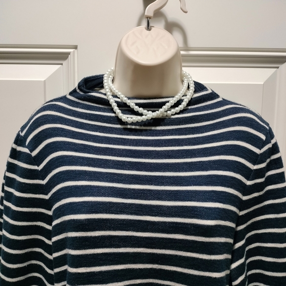 Madewell Navy and White Striped Sweatshirt size XL - Picture 9 of 10